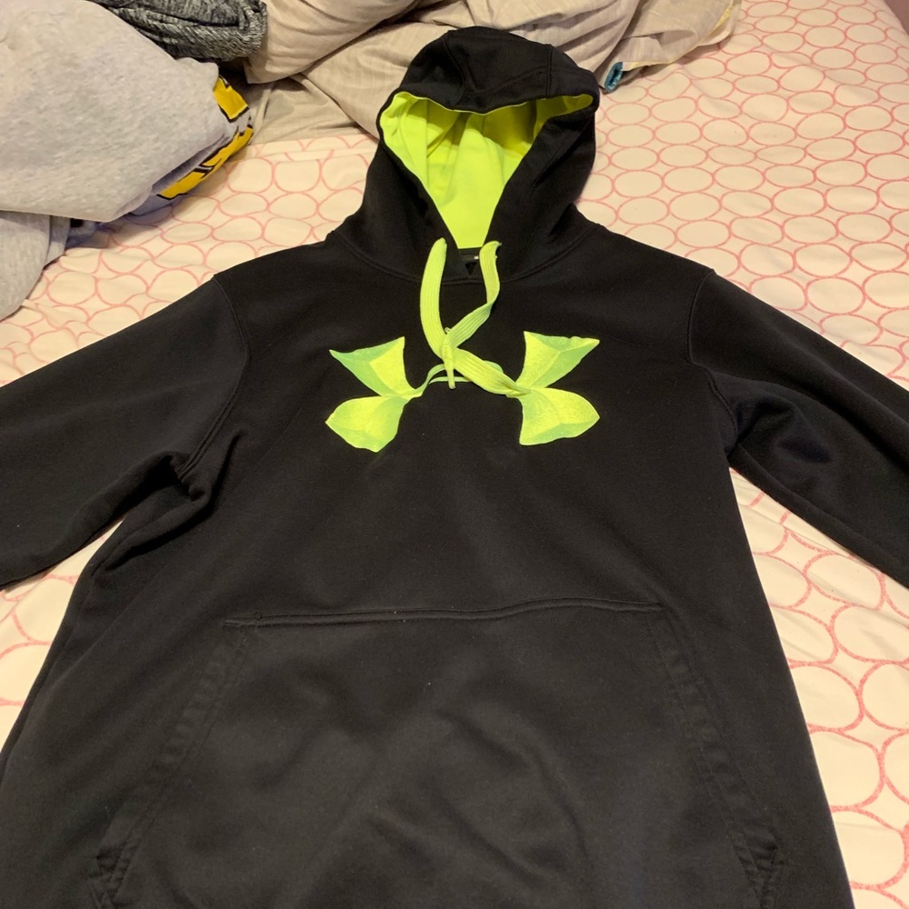 Under armour sweatshirt